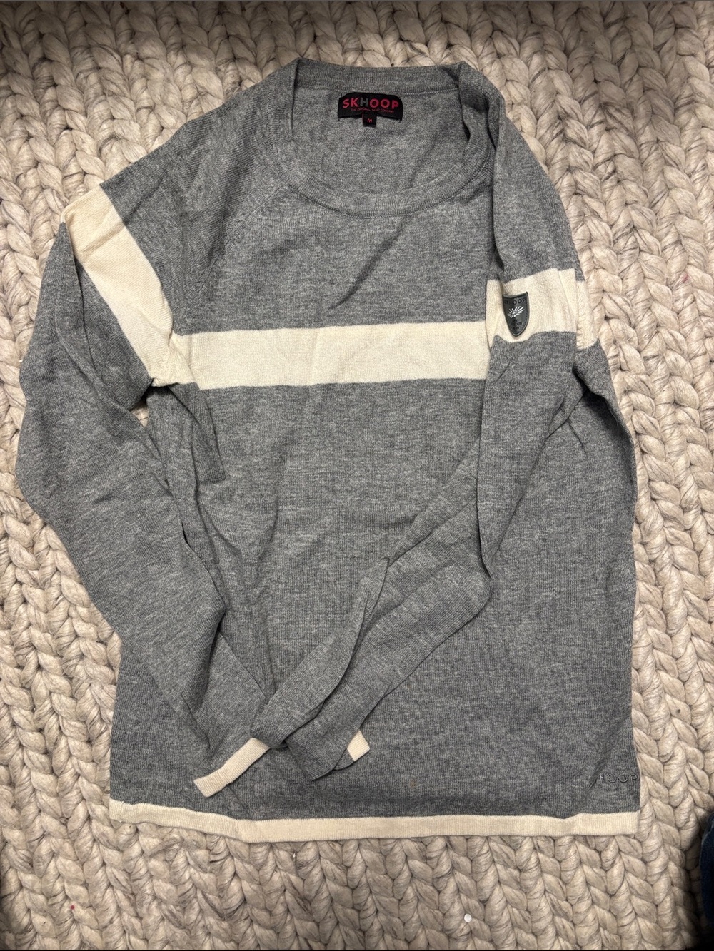 Skhoop gray sweater